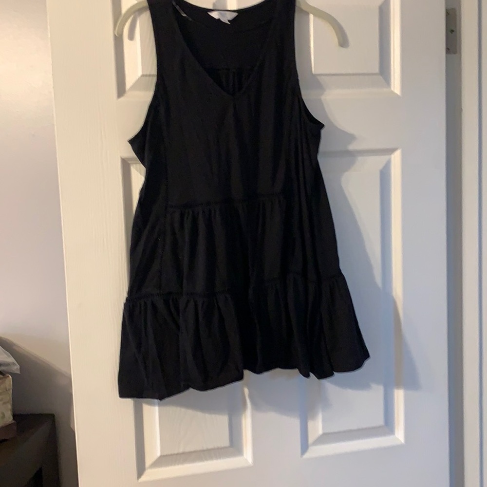 Black V neck tank